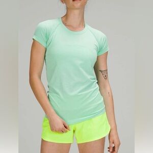 Lululemon Swiftly Tech Short Sleeve 2.0 Size 14 Light Green
